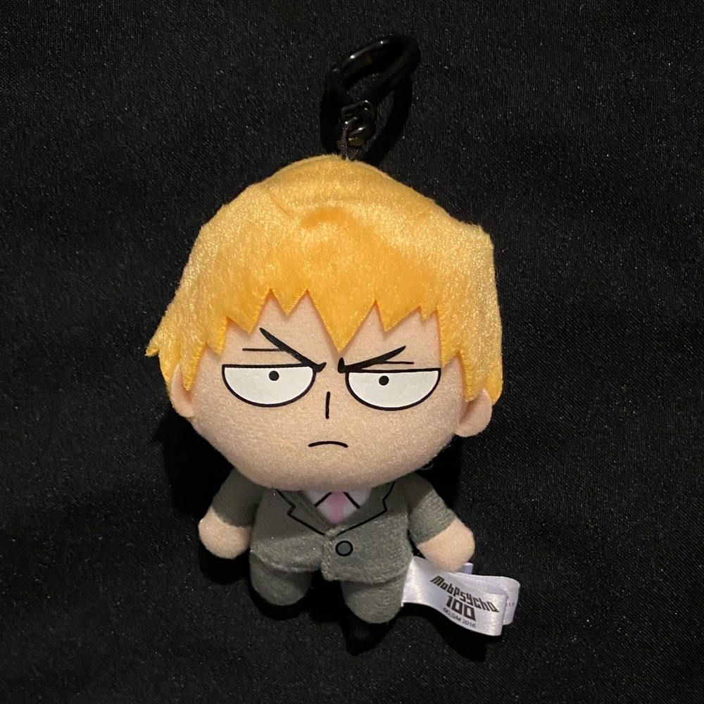 Great Eastern Entertainment Mob Psycho Plush Keychain View 4